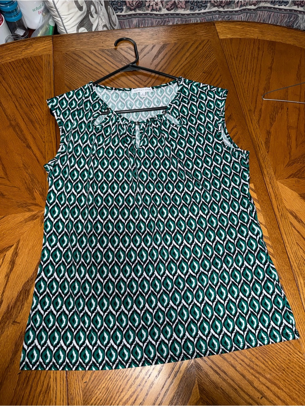 Notations Green and White Geometric Sleeveless Camisole